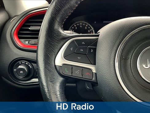 Used 2017 Jeep Renegade Trailhawk AWD/4WD image 11
