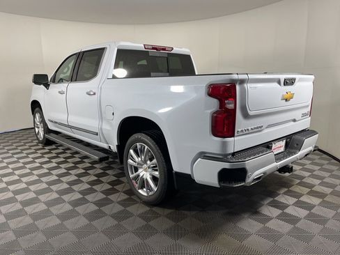 New 2026 Chevrolet Silverado 1500 High Country AWD/4WD image 3