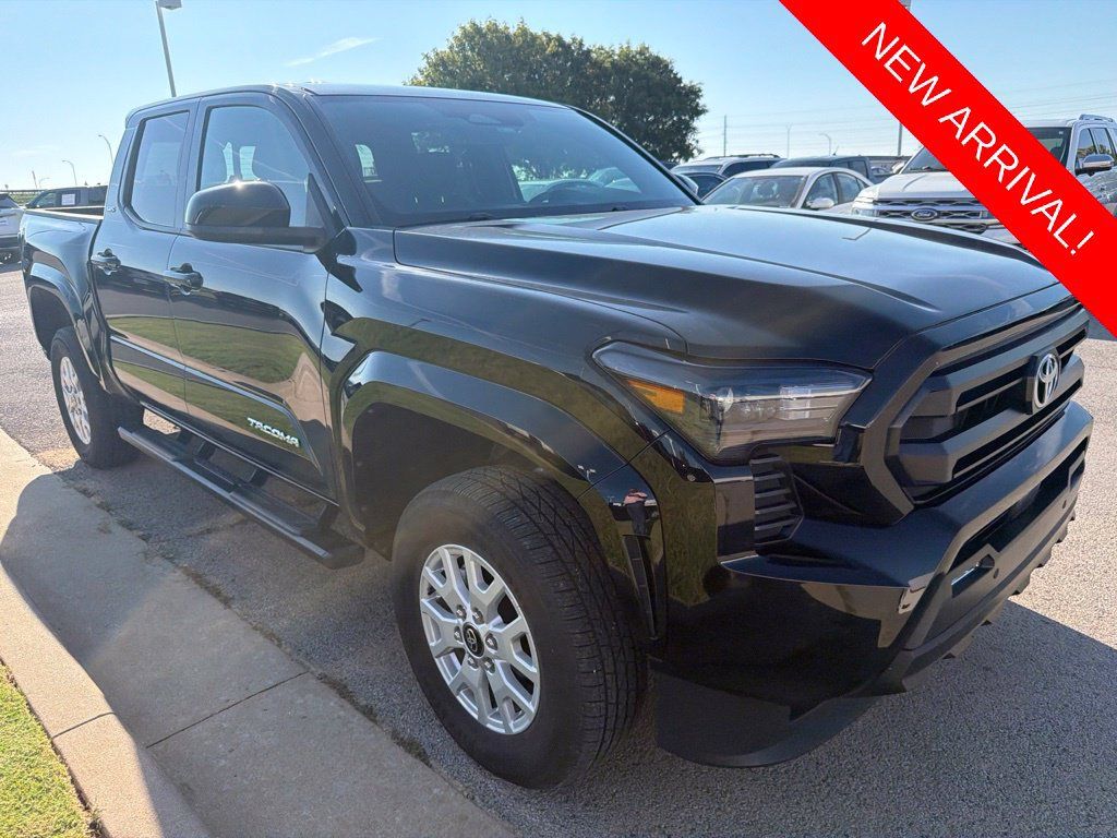 Used 2025 Toyota Tacoma SR5 w/ SR5 Upgrade Package AWD/4WD image 3