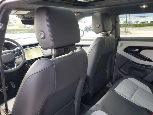 New 2026 Land Rover Range Rover Evoque Dynamic SE AWD/4WD image 17