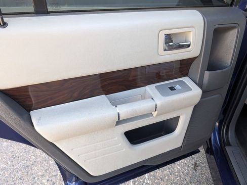 Used 2011 Ford Flex SEL w/ Rapid Spec Order Code image 30