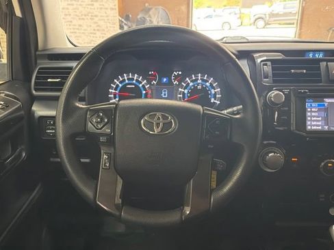 Used 2019 Toyota 4Runner TRD Off-Road Premium AWD/4WD image 18