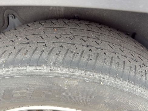 Used 2019 Toyota Highlander XLE image 14