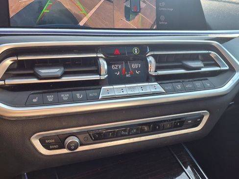 Used 2019 BMW X5 xDrive40i w/ Premium Package 2 AWD/4WD image 10