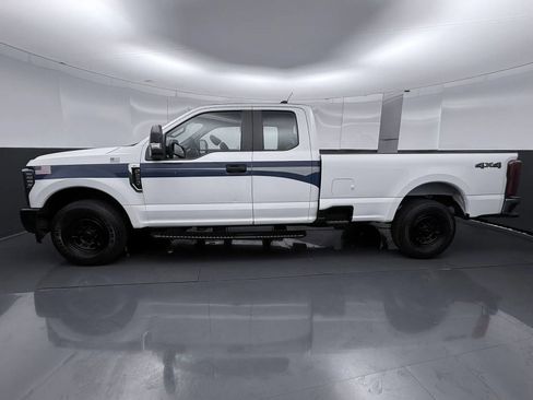 Used 2017 Ford F250 XL w/ Power Equipment Group RWD image 5