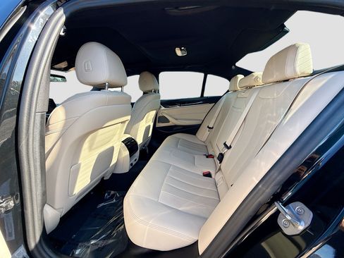 Used 2023 BMW 530i w/ Premium Package RWD image 21