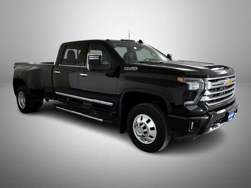 Certified 2026 Chevrolet Silverado 3500 High Country w/ High Country Premium Package image 3