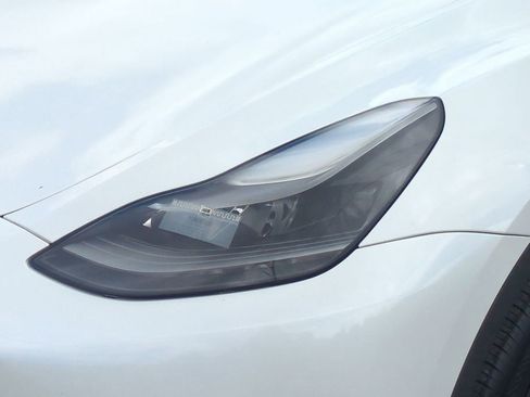 Used 2022 Tesla Model Y Long Range AWD/4WD image 22