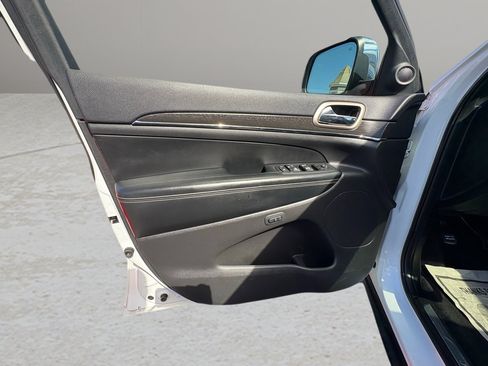 Used 2016 Jeep Grand Cherokee Limited image 11