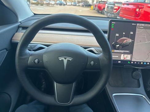 Used 2021 Tesla Model Y Long Range image 41