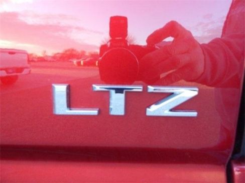 Used 2025 Chevrolet Silverado 2500 LTZ w/ LTZ Convenience Package image 10