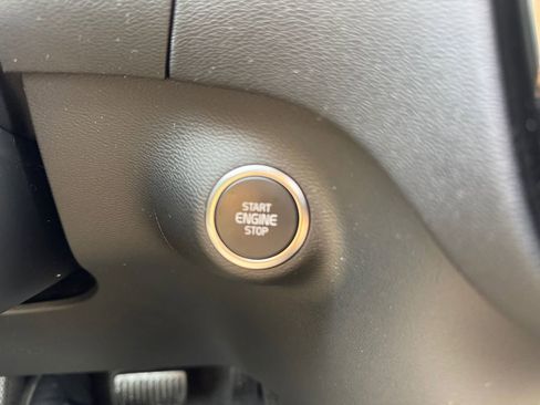 Certified 2025 Volvo XC40 B5 Plus image 14