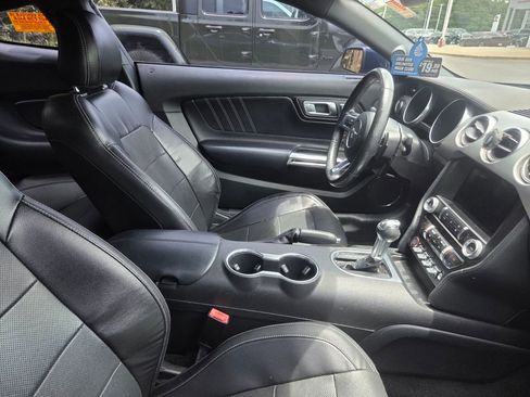 Used 2020 Ford Mustang Premium RWD image 9