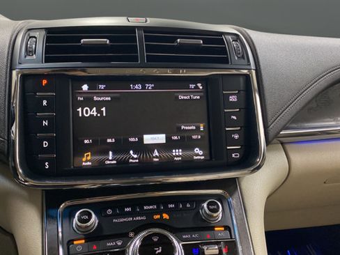Used 2018 Lincoln Continental Reserve AWD/4WD image 15