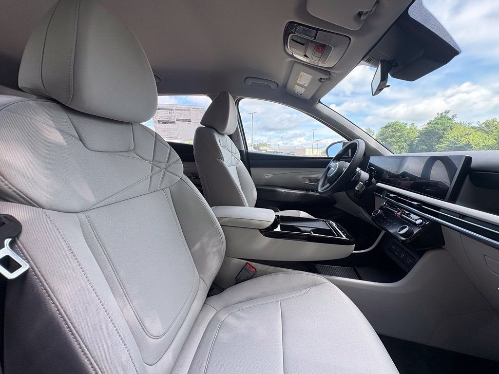 New 2026 Hyundai Tucson SEL FWD image 24