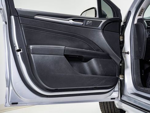 Used 2015 Ford Fusion Titanium image 25