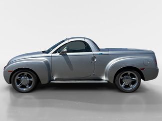 Used 2005 Chevrolet SSR w/ Preferred Equipment Group RWD video 2