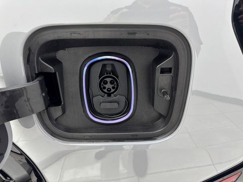 Used 2024 GMC Sierra EV Denali AWD/4WD image 85