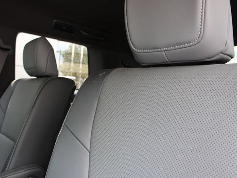 Used 2024 Lexus GX 550 w/ Accessory Package (Z1) AWD/4WD image 6