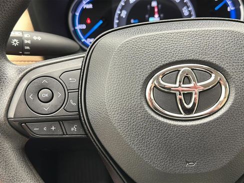 Used 2024 Toyota RAV4 LE AWD/4WD image 16