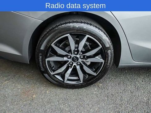 Used 2025 Chevrolet Malibu RS image 6