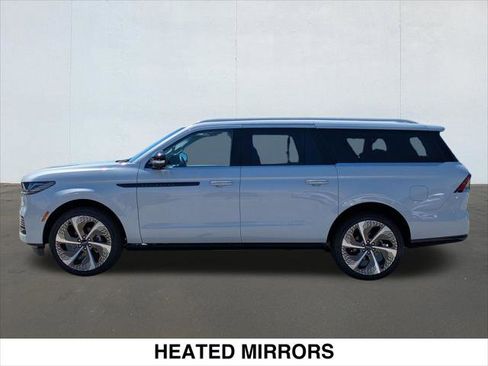 New 2026 Lincoln Navigator L Black Label AWD/4WD image 3