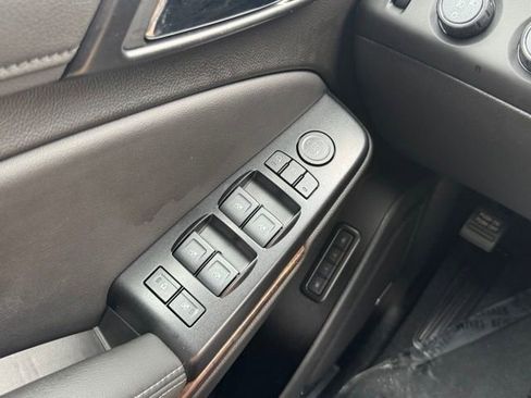 Used 2020 Chevrolet Tahoe LT w/ Luxury Package AWD/4WD image 28