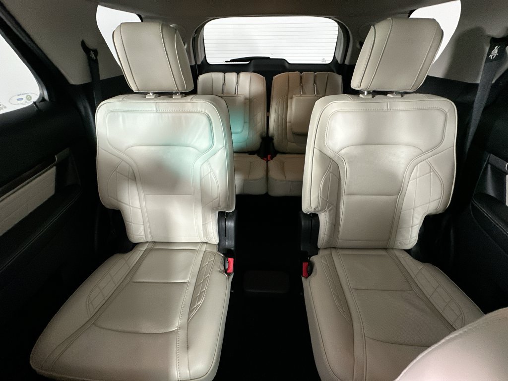 Used 2016 Ford Explorer Platinum AWD/4WD image 13