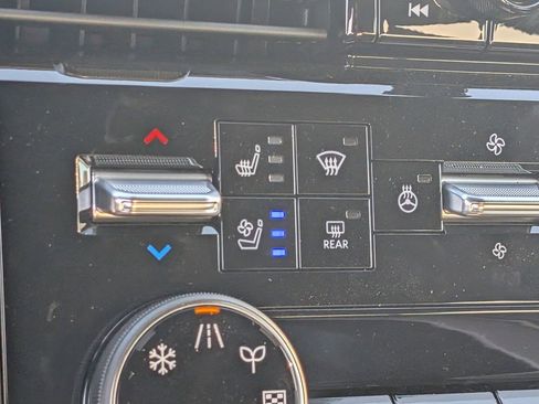 New 2025 Nissan Armada Platinum RWD image 14