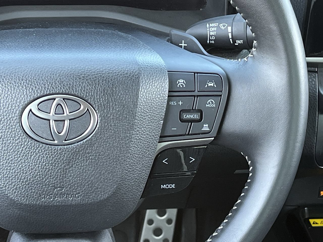 Used 2025 Toyota Camry SE FWD image 14