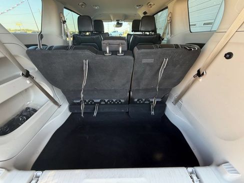Used 2023 Chrysler Pacifica Touring-L FWD image 25