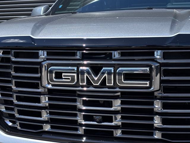 Used 2026 GMC Yukon Denali Ultimate AWD/4WD image 31