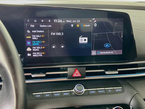 Used 2023 Hyundai Elantra Limited FWD image 15