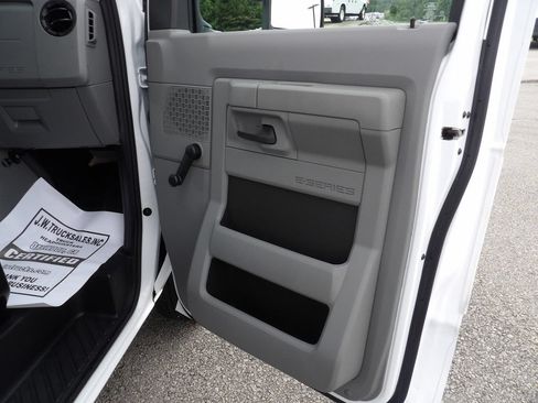 Used 2024 Ford E-350 and Econoline 350 Super Duty w/ Driver's Safety Package RWD image 27