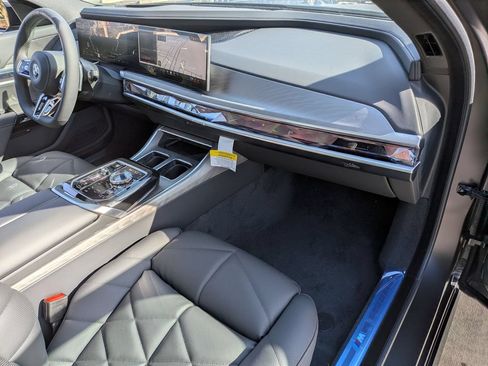 New 2026 BMW 740i RWD image 10