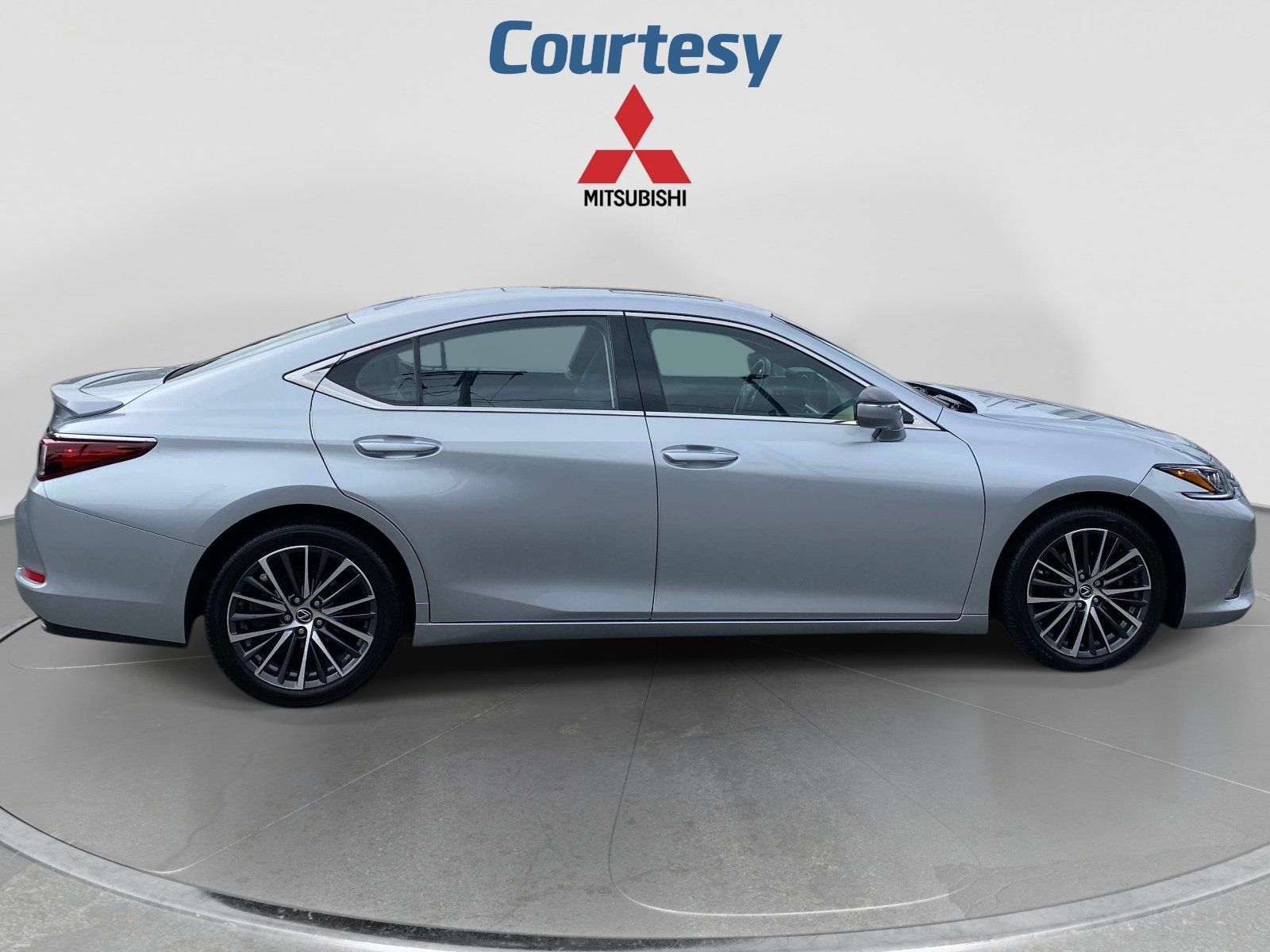 Used 2023 Lexus ES 350 w/ Premium Package FWD image 6