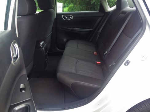 Used 2019 Nissan Sentra SV FWD image 9