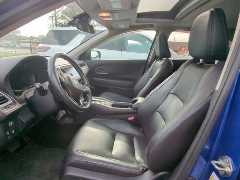 Used 2019 Honda HR-V Touring image 6
