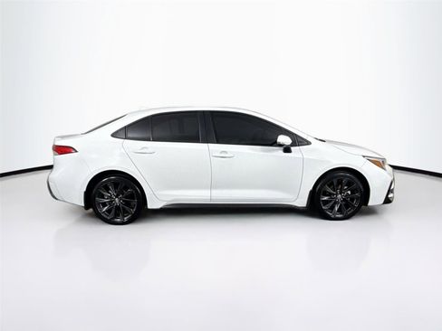 Certified 2025 Toyota Corolla SE image 5