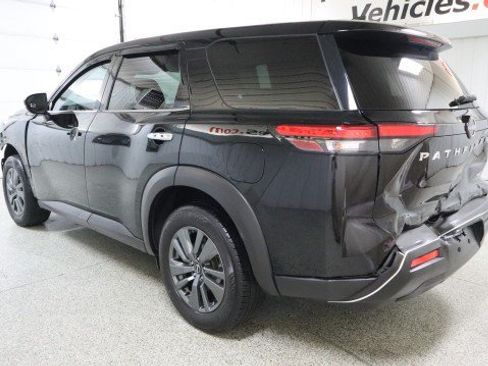 Used 2022 Nissan Pathfinder S AWD/4WD image 3