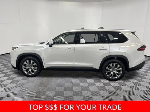 Used 2026 Toyota Grand Highlander AWD image 2