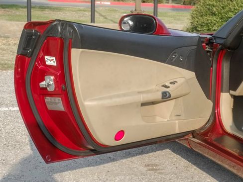 Used 2007 Chevrolet Corvette Convertible w/ Preferred Equipment Group RWD image 37