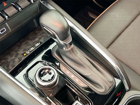 Used 2024 GMC Canyon AT4 w/ AT4 Premium Package image 15