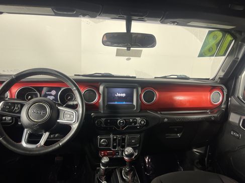 Used 2018 Jeep Wrangler Unlimited Rubicon w/ Steel Bumper Group image 8