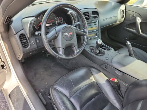 Used 2005 Chevrolet Corvette Convertible w/ Preferred Equipment Group image 3