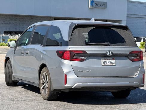 Used 2025 Honda Odyssey EX-L image 2