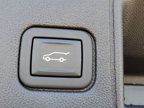 Certified 2024 GMC Terrain SLT AWD/4WD image 30