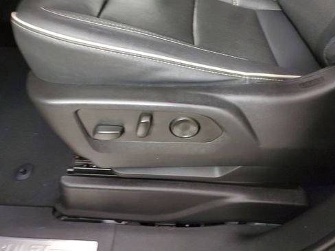 Used 2023 Chevrolet Suburban Premier image 24