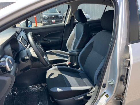 Used 2025 Nissan Versa SV FWD image 35
