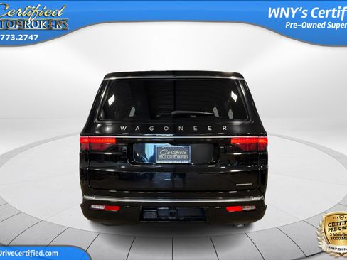 Used 2024 Jeep Wagoneer L Series II w/ Flexible Seating Group AWD/4WD image 7